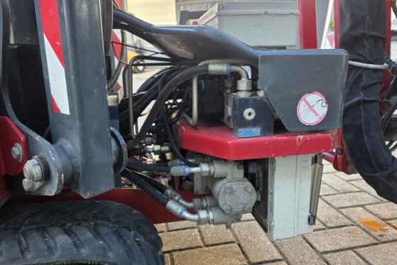 Hinowa Goldlift 14.70IIIS As-Is, Hybrid Diesel-230V, 14m Hinowa Goldlift 14.70IIIS As-Is, Hybrid Diesel-230V, 14m 2012 2 i...
