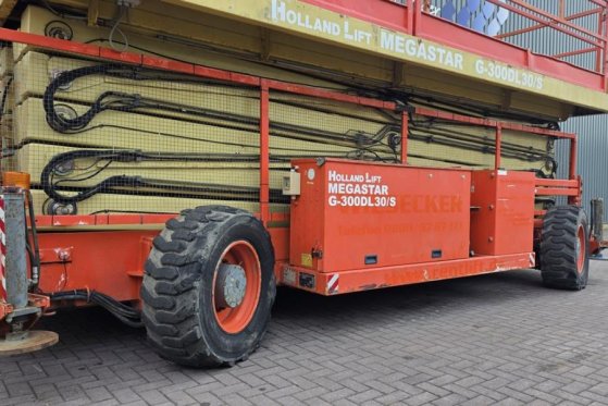 Holland Lift G-300DL30/S Diesel, 4x4x4 Drive, 33.5m Working Hei Holland lift G-300DL30/S Diesel, 4x4x4 Drive, 33.5m Workin...