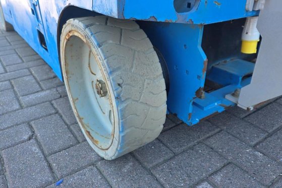 Genie GS3246 Electric, Working Height 11.75 m, 318kg Cap GS3246 Electric, Working Height 11.75 m, 318kg Cap 2015 2 Scissor...