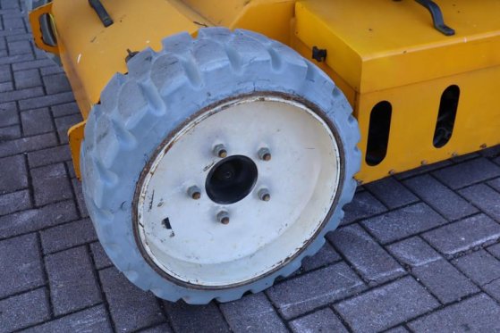 Snorkel A38E Electric, 13.5m Working Height, 6.1m Reach, 2 A38E Electric, 13.5m Working Height, 6.1m Reach, 2 2011 2 image 12