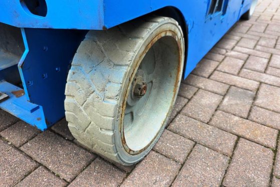 Genie GS3246 Electric, Working Height 11.75 m, 318kg Cap GS3246 Electric, Working Height 11.75 m, 318kg Cap 2015 2 Scissor...
