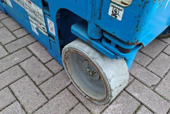 Genie GS1932 Electric, Batteries 10-2025, Working Height 4842 2010 2 image 12
