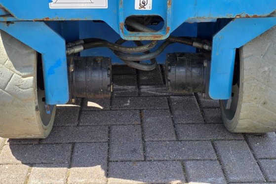 Genie GS2632 Electric, 10m Working Height, 227kg Capacit GS2632 Electric, 10m Working Height, 227kg Capacit 2015 2 Scissor...