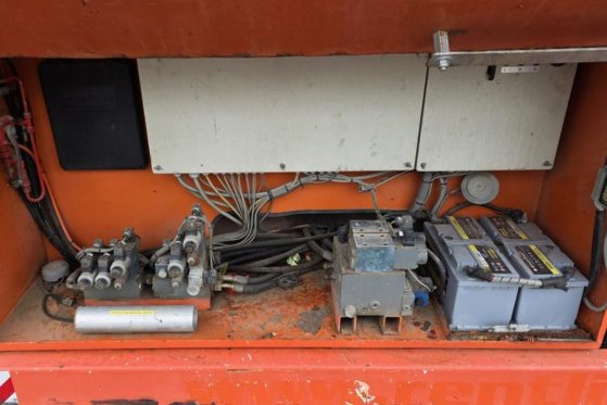 Holland Lift G-300DL30/S Diesel, 4x4x4 Drive, 33.5m Working Hei Holland lift G-300DL30/S Diesel, 4x4x4 Drive, 33.5m Workin...