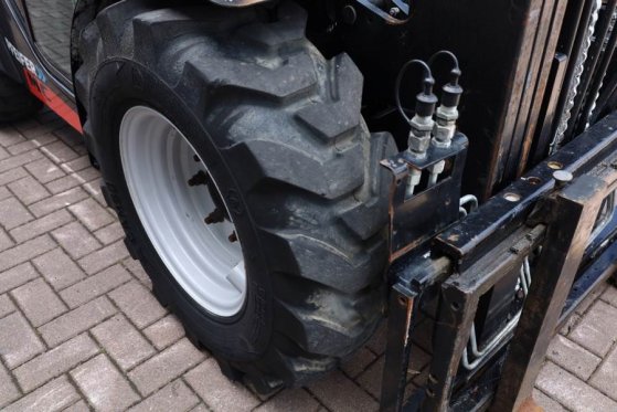 Manitou MC30-4 Valid Inspection, *Guarantee, Diesel, 4x4 D MC30-4 Valid Inspection, *Guarantee, Diesel, 4x4 D 2020 2 Rough...