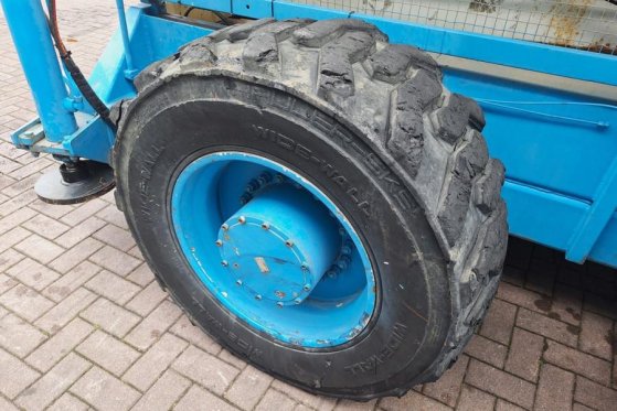 Holland Lift Megastar G-300DL30/S Diesel, 4x4x4 Drive, 33.5m Wo Holland lift Megastar G-300DL30/S Diesel, 4x4x4 Drive, 33....