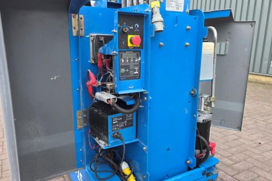 Genie GR15 Electric, 6.5m Working Height, 227kg Capacity GR15 Electric, 6.5m Working Height, 227kg Capacity 2014 2 image 13