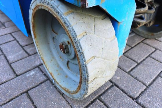 Genie GS2632 Electric, 10m Working Height, Non Marking T GS2632 Electric, 10m Working Height, Non Marking T 2015 2 Scissor...