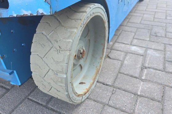 Genie GS3246 Electric, Working Height 11.75 m, 318kg Cap GS3246 Electric, Working Height 11.75 m, 318kg Cap 2015 2 Scissor...