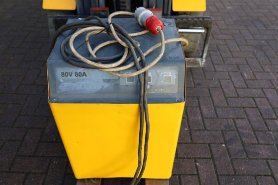Jungheinrich EFG425K Electric, 2500kg Capacity, Lifting Height EFG425K Electric, 2500kg Capacity, Lifting Height 2009 2 Fo...