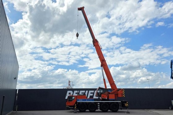 Liebherr LTM1070-4.1 Dutch Vehicle Registration, Diesel, 8x 10049 2006 2 Mobile Cranes image 13