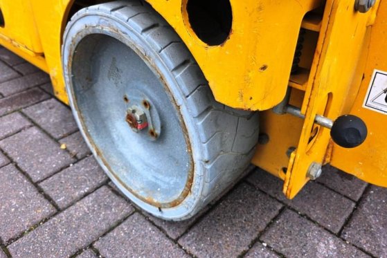 Haulotte Compact 10N Electric, 10m Working Height, 230kg Ca Haulotte Compact 10N Electric, 10m Working Height, 230kg Ca 20...