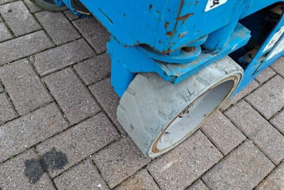 Genie GS1932 Electric, Batteries 10-2025, Working Height 4842 2010 2 image 13