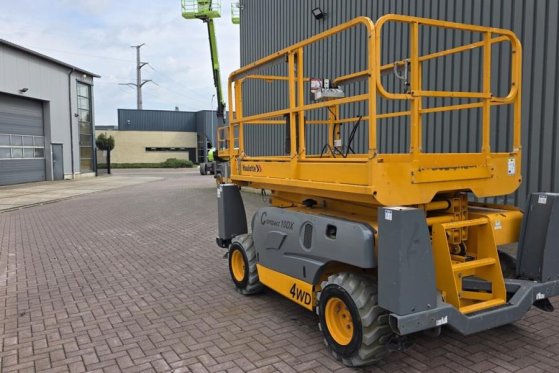 Haulotte COMPACT 10DX Diesel, 4x4 Drive, 10.2m Working Heig Haulotte COMPACT 10DX Diesel, 4x4 Drive, 10.2m Working Heig 20...