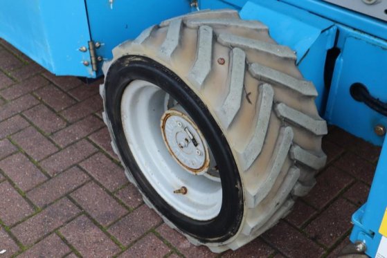 Genie GS4069DC Electric, 14m Working Height, 363kg Capac GS4069DC Electric, 14m Working Height, 363kg Capac 2014 2 Scissor...