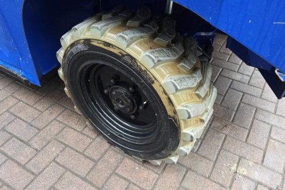 PB LIFT S151-19EGI Electric, 4x4 Drive, 15m Working H PB LIFT S151-19EGI Electric, 4x4 Drive, 15m Working H 2010 2 Scissor...
