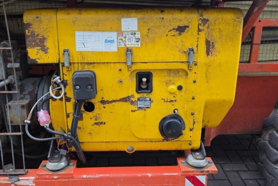 Holland Lift G-300DL30/S Diesel, 4x4x4 Drive, 33.5m Working Hei Holland lift G-300DL30/S Diesel, 4x4x4 Drive, 33.5m Workin...