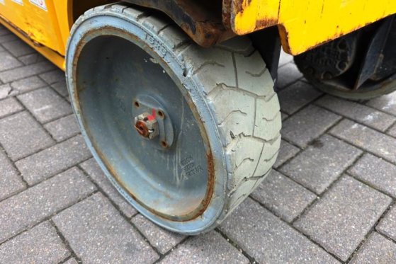 Haulotte Compact 10N Electric, 10m Working Height, 230kg Ca Haulotte Compact 10N Electric, 10m Working Height, 230kg Ca 20...