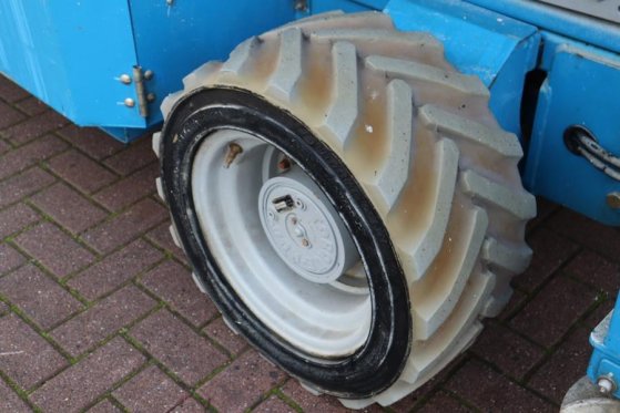 Genie GS4069DC Electric, 14m Working Height, 363kg Capac GS4069DC Electric, 14m Working Height, 363kg Capac 2014 2 Scissor...