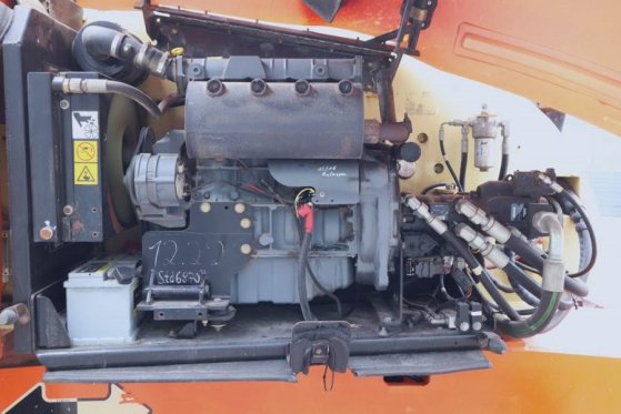 JLG 860SJ Diesel, 4x4 Drive, 28.2m Working Height, 22. 860SJ Diesel, 4x4 Drive, 28.2m Working Height, 22. 2007 2 image 29