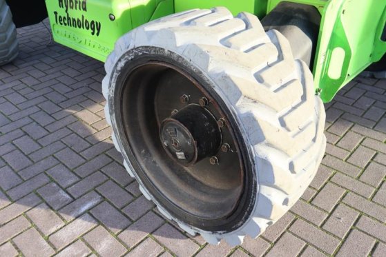 Niftylift HR28 HYBRIDE Hybrid, 4x4 Drive, 28m Working Height Niftylift HR28 HYBRIDE Hybrid, 4x4 Drive, 28m Working Height ...