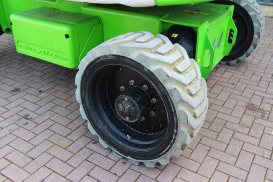 Niftylift HR28 HYBRIDE Hybrid, 4x4 Drive, 28m Working Height Niftylift HR28 HYBRIDE Hybrid, 4x4 Drive, 28m Working Height ...