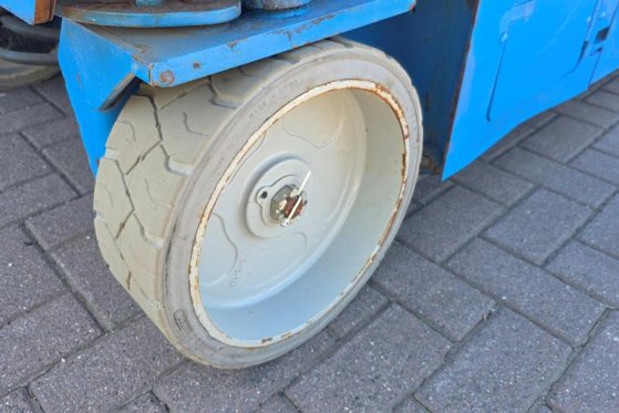 Genie GS3246 Electric, Working Height 11.75 m, 318kg Cap GS3246 Electric, Working Height 11.75 m, 318kg Cap 2015 2 Scissor...