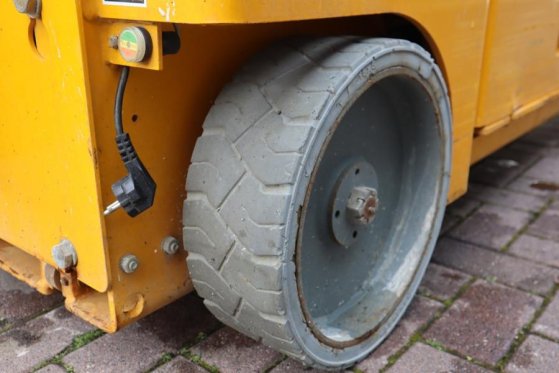 Haulotte Compact 10 Electric, 10m Working Height, 450kg Cap Haulotte Compact 10 Electric, 10m Working Height, 450kg Cap 20...