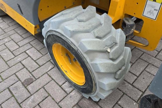 Haulotte Compact 12DX Diesel, 4x4 Drive, 12m Working Height Haulotte Compact 12DX Diesel, 4x4 Drive, 12m Working Height 20...