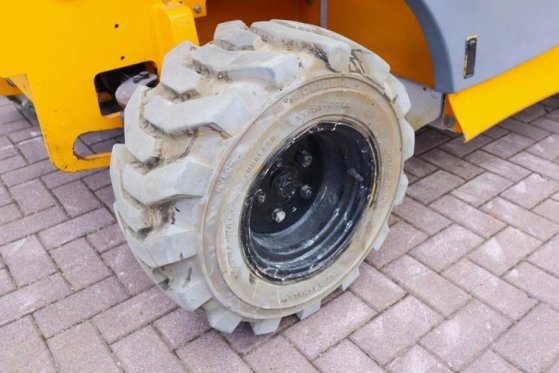 Haulotte Compact 12RTE Electric, 12m Working Height, 450kg Haulotte Compact 12RTE Electric, 12m Working Height, 450kg 2011...