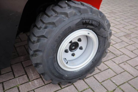 Manitou MC25-4 Valid Inspection, *Guarantee, Diesel, 4x4 MC25-4 Valid Inspection, *Guarantee, Diesel, 4x4 2022 2 Rough Ter...