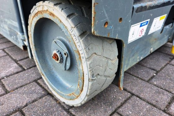 Haulotte Star 6 Electric, Non Marking Tyres, 5.8m Working H Haulotte Star 6 Electric, Non Marking Tyres, 5.8m Working H 20...