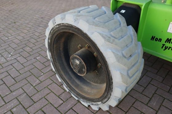 Niftylift HR28 HYBRIDE Hybrid, 4x4 Drive, 28m Working Height Niftylift HR28 HYBRIDE Hybrid, 4x4 Drive, 28m Working Height ...