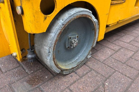 Haulotte Compact 8 As-Is, Electric, 8m Working Height, 350k Haulotte Compact 8 As-Is, Electric, 8m Working Height, 350k 20...