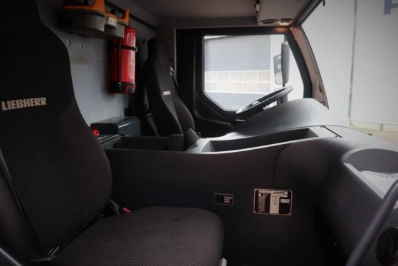 Liebherr LTM1070-4.2 Dutch Vehicle Registration, Valid Insp 683 2016 2 Mobile Cranes image 15