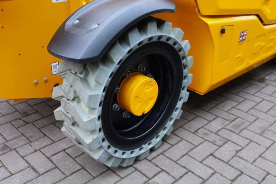JCB 525-60E Fully Electric, 2500kg Capacity, 6m Liftin 525-60E Fully Electric, 2500kg Capacity, 6m Liftin 2022 2 image 60