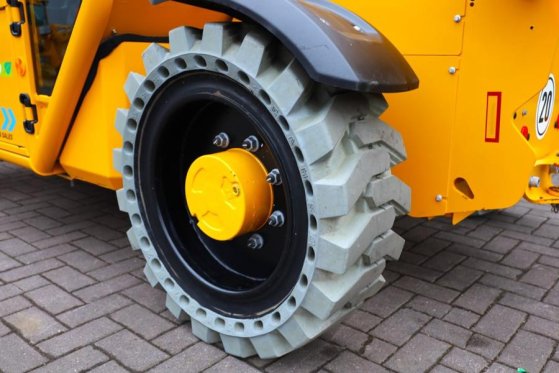 JCB 525-60E Fully Electric, 2500kg Capacity, 6m Liftin 525-60E Fully Electric, 2500kg Capacity, 6m Liftin 2022 2 image 45