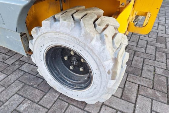 Haulotte Compact 12RTE Electric, 12m Working Height, 450kg Haulotte Compact 12RTE Electric, 12m Working Height, 450kg 2008...