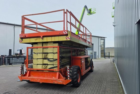 Holland Lift G-300DL30/S Diesel, 4x4x4 Drive, 33.5m Working Hei Holland lift G-300DL30/S Diesel, 4x4x4 Drive, 33.5m Workin...
