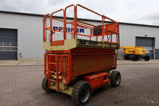 JLG M4069 Hybrid, 14.2m Working Height, 360kg Capacity M4069 Hybrid, 14.2m Working Height, 360kg Capacity 2010 2 Scissor L...