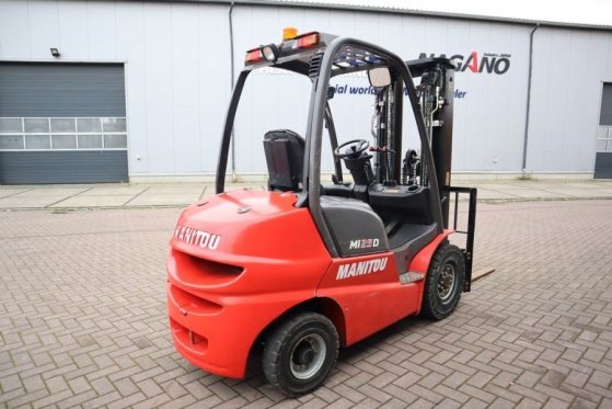 Manitou MI25D Valid inspection, *Guarantee! Diesel, 4x2 Dr MI25D Valid inspection, *Guarantee! Diesel, 4x2 Dr 2018 2 Forkl...