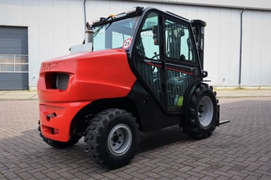Manitou MC25-4 Valid Inspection, *Guarantee, Diesel, 4x4 MC25-4 Valid Inspection, *Guarantee, Diesel, 4x4 2022 2 Rough Ter...