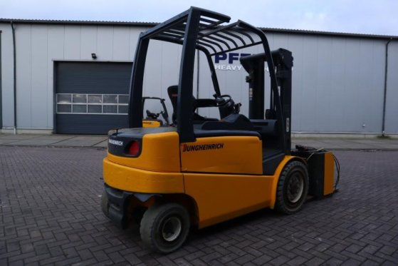 Jungheinrich EFG535 Electric, Lifting Height 4700mm, Freelift 1 EFG535 Electric, Lifting Height 4700mm, Freelift 1 2009 2 ...