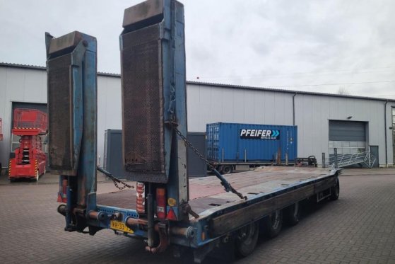 Lako SDA-434 Dutch Registration, 4 Axles, 25.5t Loading lako SDA-434 Dutch Registration, 4 Axles, 25.5t Loading 1997 2 ima...