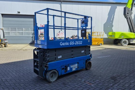 Genie GS2632 Electric, 10m Working Height, 227kg Capacit GS2632 Electric, 10m Working Height, 227kg Capacit 2011 2 Scissor...