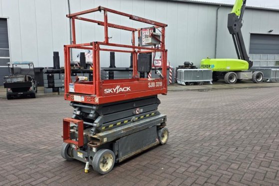 SkyJack SJ3219 As-Is, Electric, 8m Working Height, 227kg C Skyjack SJ3219 As-Is, Electric, 8m Working Height, 227kg C 2014...