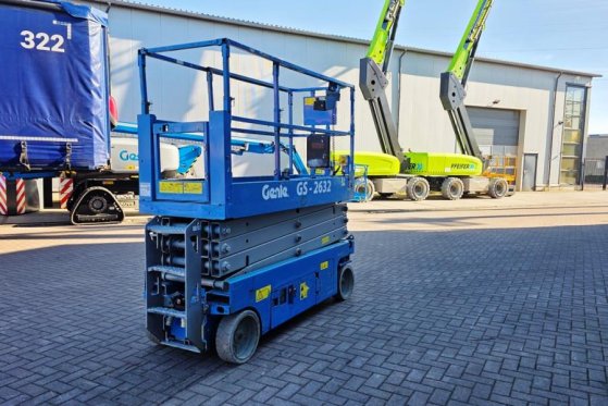 Genie GS2632 Electric, 10m Working Height, Non Marking T GS2632 Electric, 10m Working Height, Non Marking T 2015 2 Scissor...