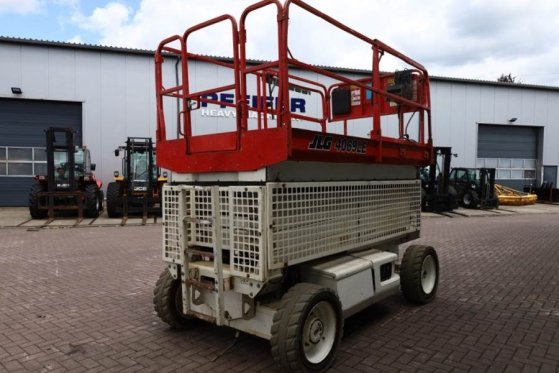 JLG 4069LE Electric, 14.2m Working Height, 360kg Capac 4069LE Electric, 14.2m Working Height, 360kg Capac 2008 2 Scissor L...