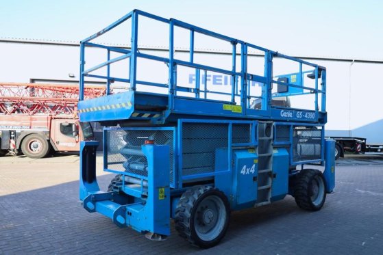 Genie GS4390 Diesel, 4x4 Drive, 15m Working Height, 680k GS4390 Diesel, 4x4 Drive, 15m Working Height, 680k 2012 2 Scissor...