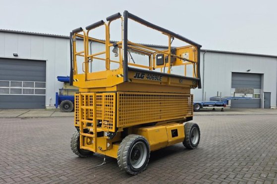 JLG 4069LE Electric, 14.2m Working Height, 360kg Capac 4069LE Electric, 14.2m Working Height, 360kg Capac 2015 2 Scissor L...